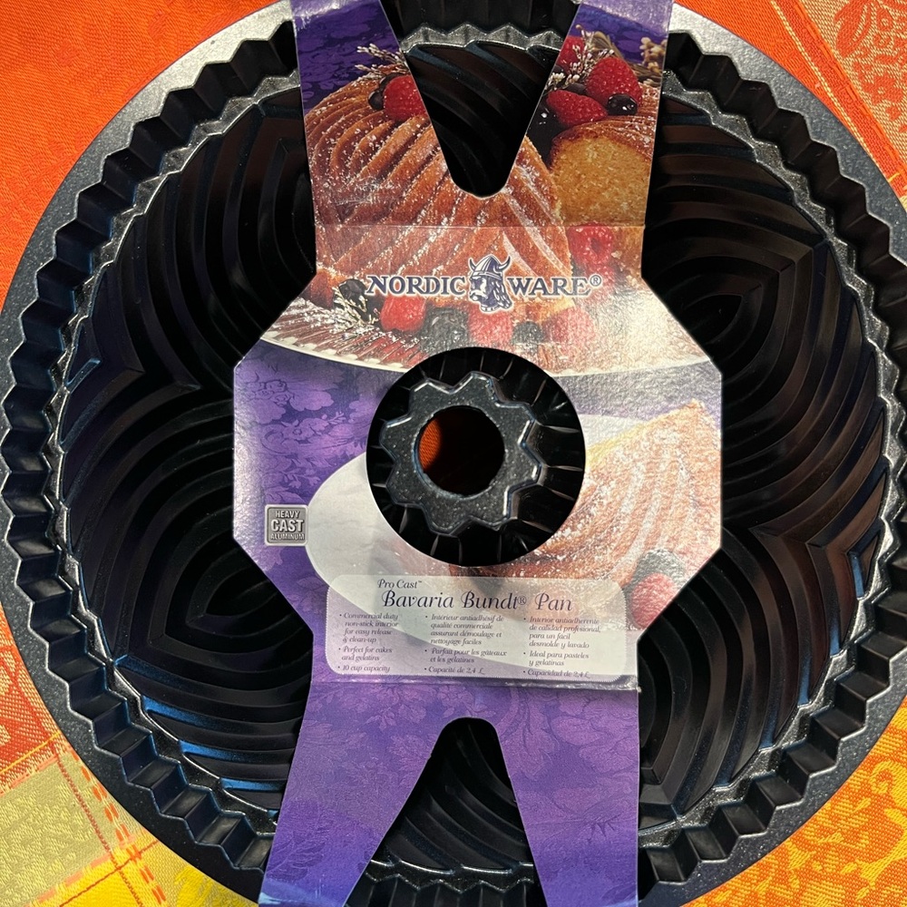 Nordic Ware Black Bavaria Bundt Pan